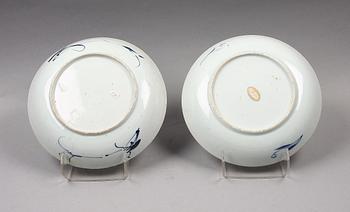 SKÅLFAT, 2 st, porslin, Kina, Qianlong 1736-95.