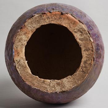 ULLA & GUSTAV KRAITZ, a stoneware "Sphere" sculpture, Förslöv 1983.