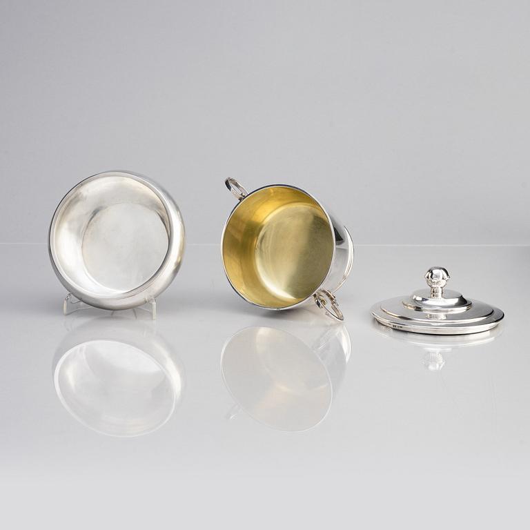 A Swedish silver bowl and a lided bowl, including mark of Atelier Borgila, Stockholm 1965.