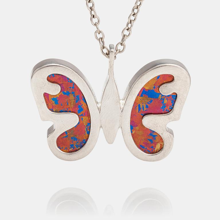 Nanny Still, A sterling silver and titanium necklace. Kultakeskus, Hämeenlinna.
