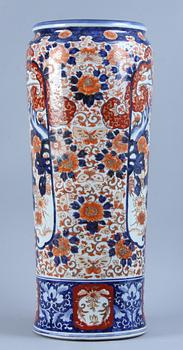 PARAPLYSTÄLL, porslin, Japan, 1900-talets början.