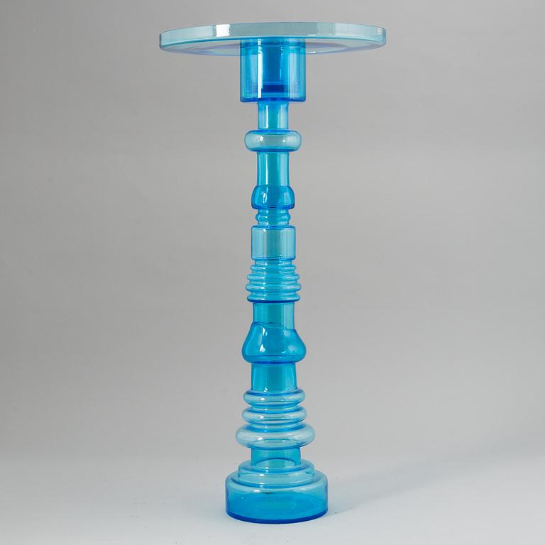 OIVA TOIKKA, a glass vase and dish, "Fyren", labeled Arabia and Nuutajärvi, Finland.