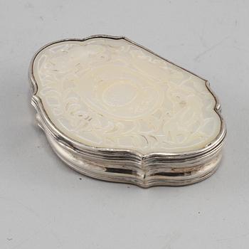 DOSA, silver samt pärlemor, 1800-tal.