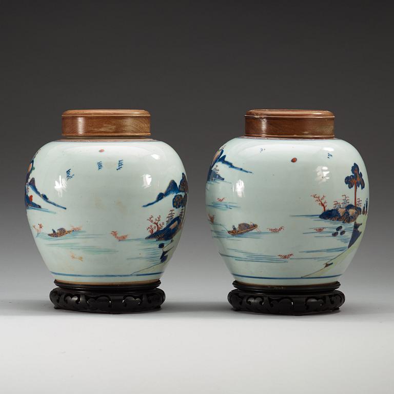 A pair of imari-verte jars, Qing dynasty, 18th Century.