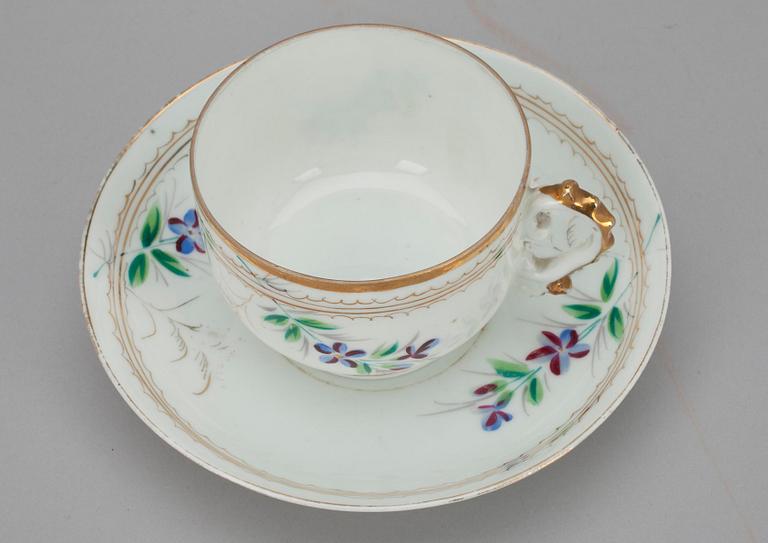 KAFFEKOPP med FAT, porslin, Kuznetsov, Riga 1864-1880.