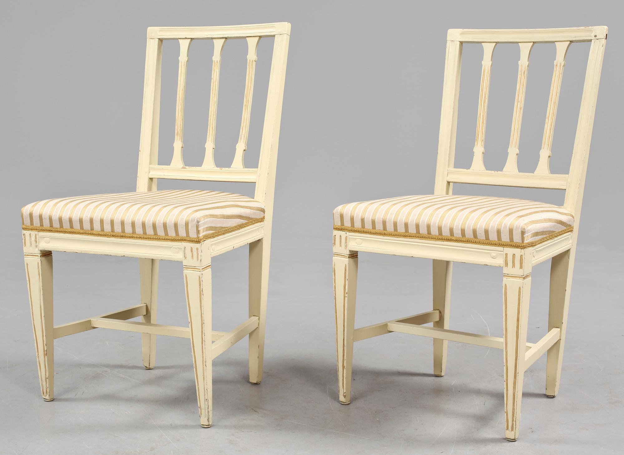 STOLAR, ett par, sengustavianska provinsarbeten, 1800-talets första hälft.