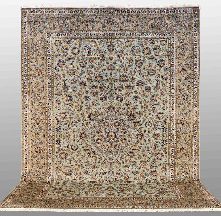 A carpet, Kashan, around 420 x 300 cm.