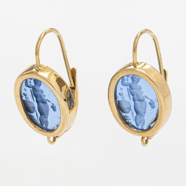 A pair of 18K gold earrings, with glass intaglio, Tagliamonte, Italy.