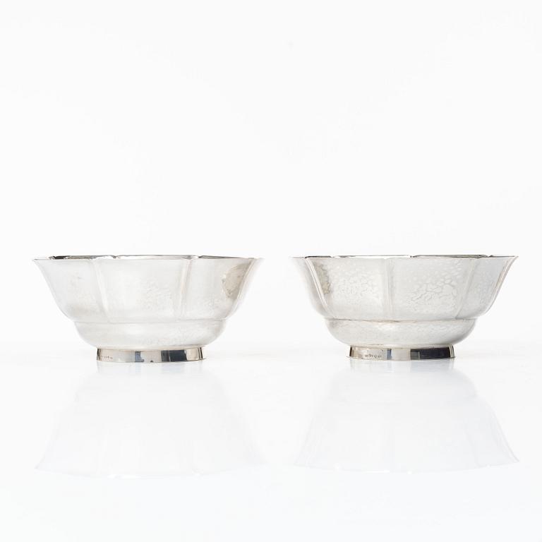 Guldsmedsaktiebolaget (GAB), Bowls, a pair, silver, Stockholm, 1920s.