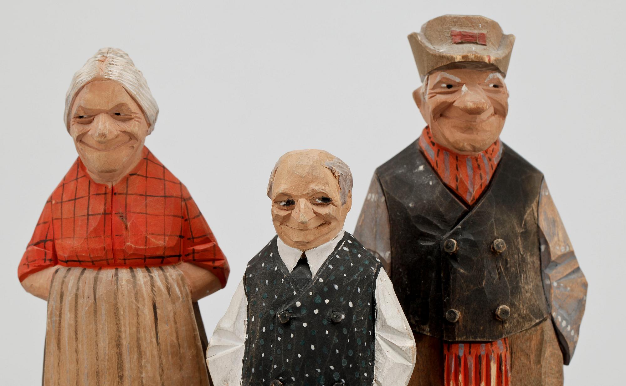 CARL OLOF TRYGG OCH CARL JOHAN TRYGG, 2+1st, skulpturer trä, signerade, varav en daterad 1939.