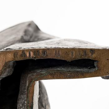 Raimo Utriainen, Seated female figure.