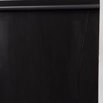 Skåp, ett par, omkring 1900.