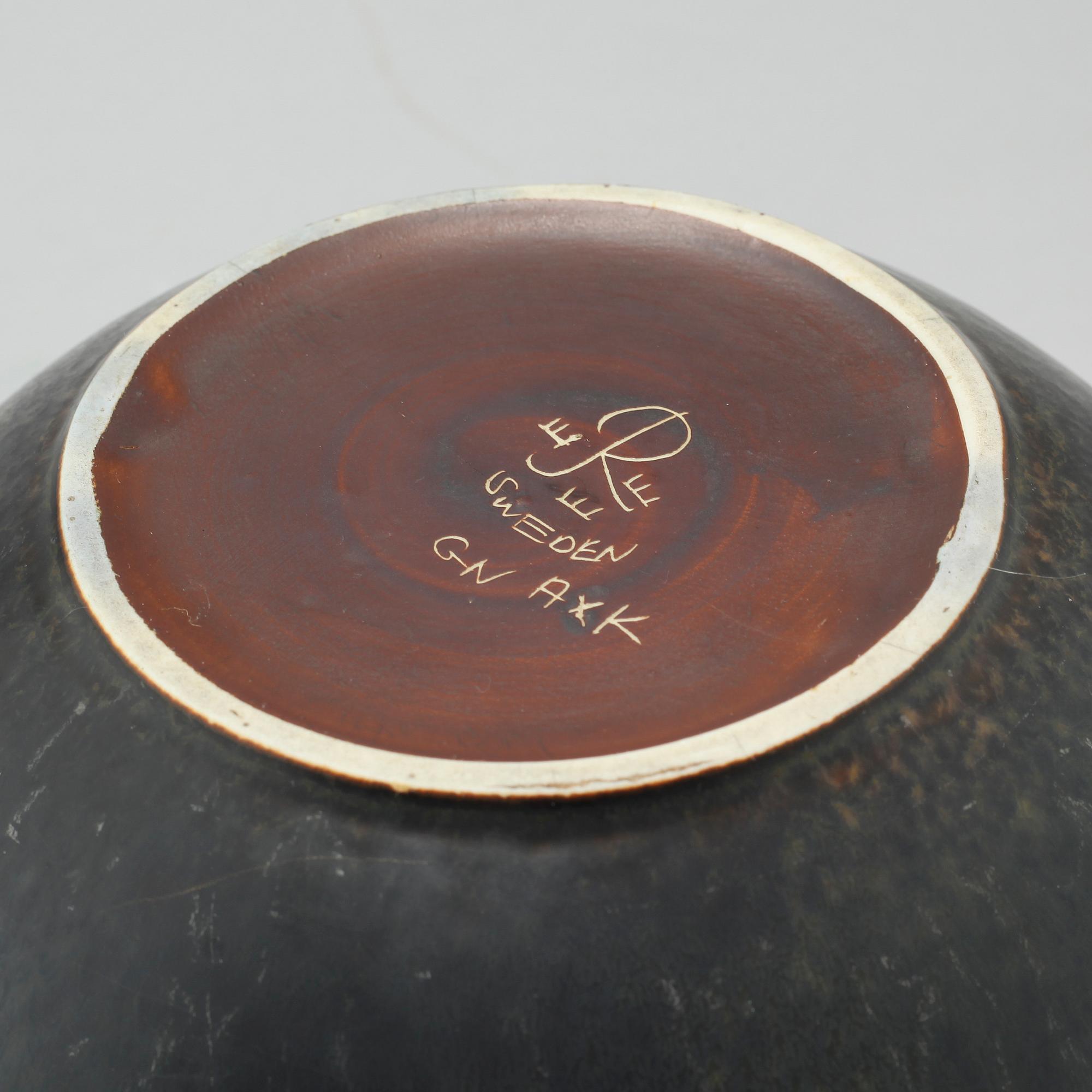 Two 1950s bowls, models "ARO" & "AXK", designed by Gunnar Nylund for Rörstrand.