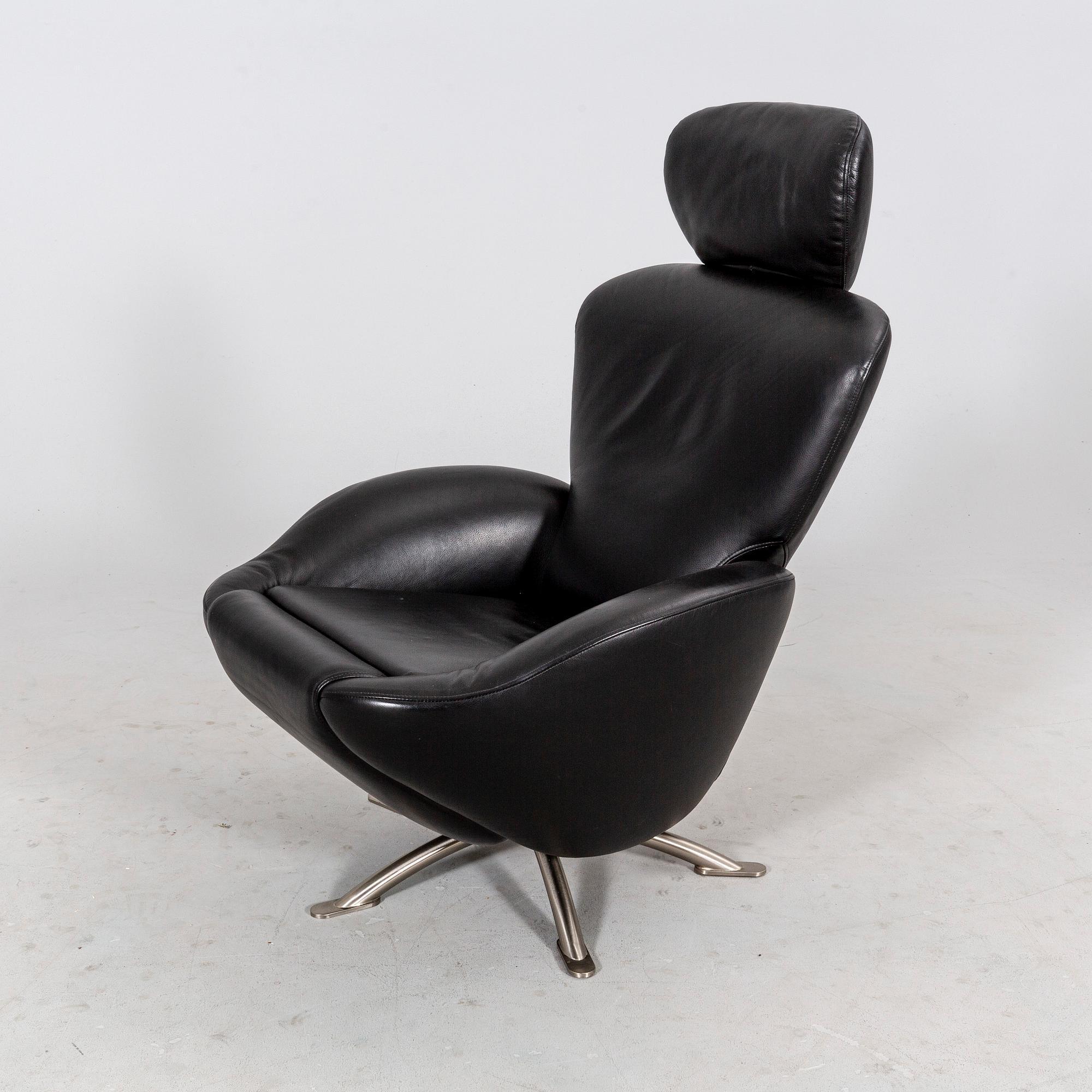 Toshiyuki Kita swivel armchair "Dodo K10" for Cassina 2000s.
