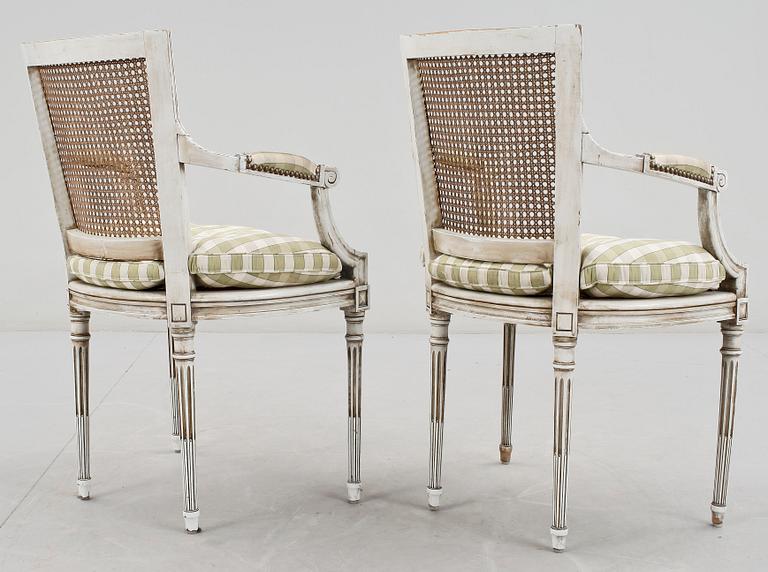 KARMSTOLAR, ett par, gustaviansk stil, omkring 1900.