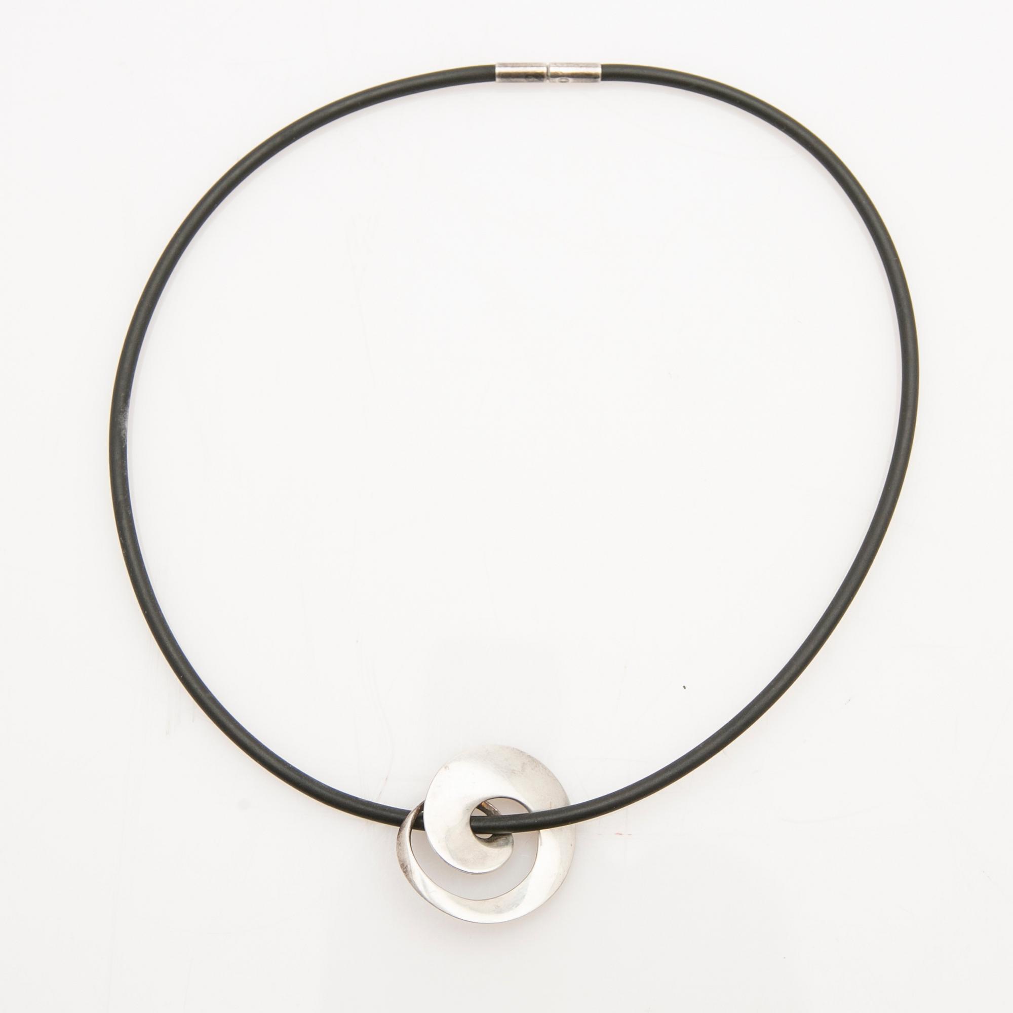 Vivianna Torun Bülow-Hübe, halsband, sterling silver, för Georg Jensen, Danmark, 2004.