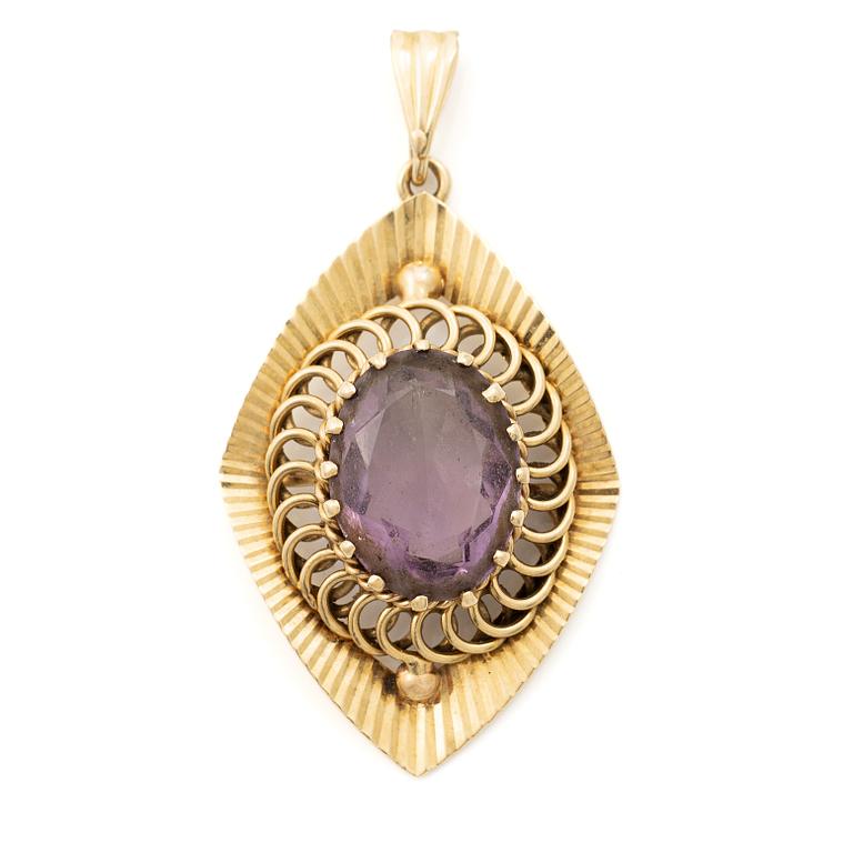 Pendant, 18K gold and oval-cut amethyst.