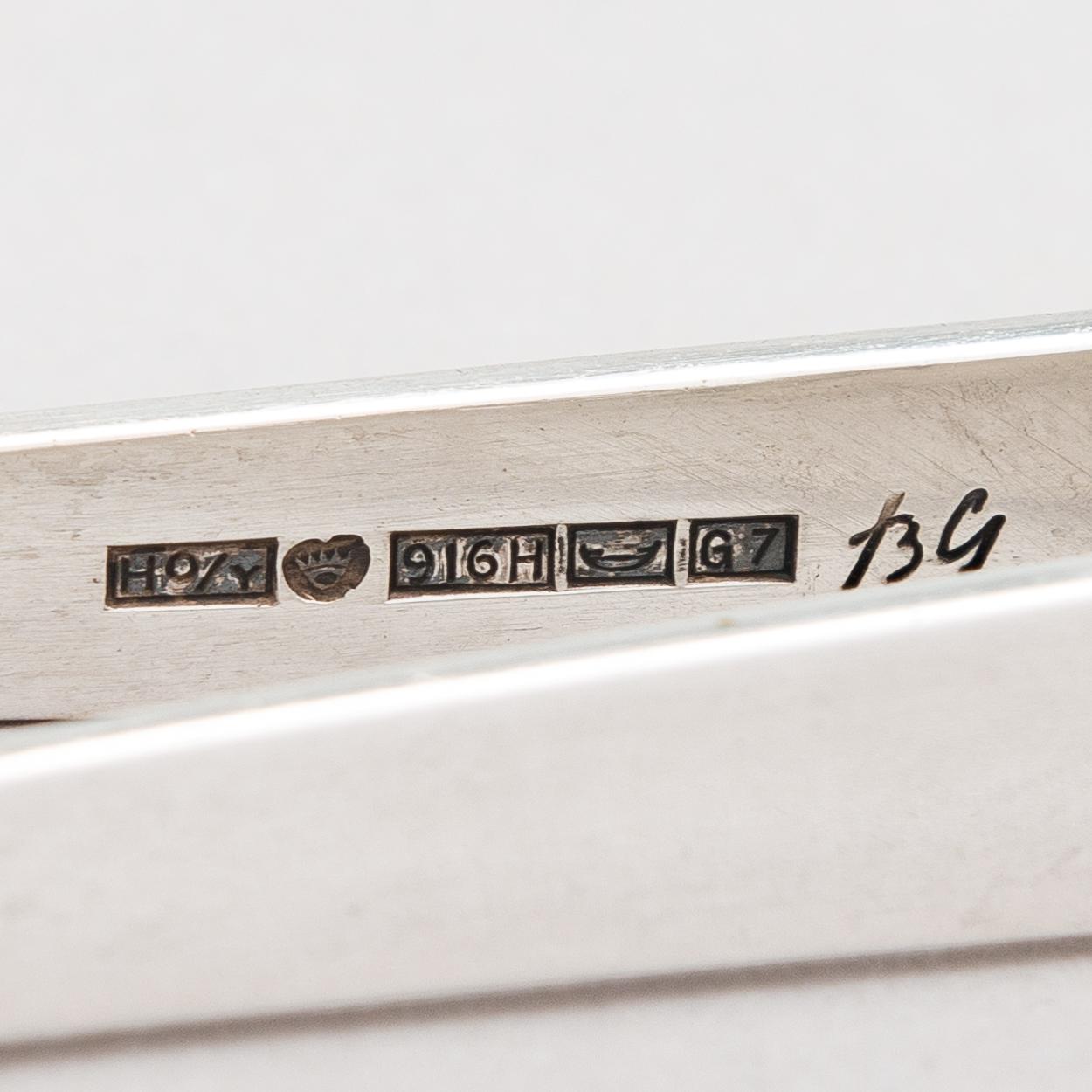 Bertel Gardberg, sockertång, sockerskål och gräddsnäcka, silver 916 och 925, Helsingfors 1960 och Åbo 1970.
