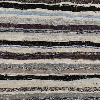 MATTA, orientalisk, ca 230 x 116 cm.