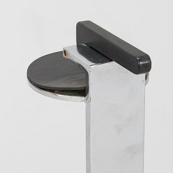 Jouni Leino, Tarjotinpöydän jalusta ,"Grip" Jouni Leino Design Studio 2009.