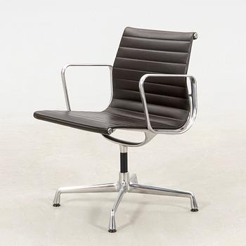 Charles & Ray Eames, skrivbordsstol "EA 177" Vitra 2007.