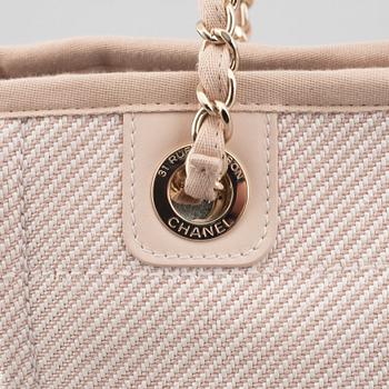 Chanel, "Deauville" Shopping tote, 2020.