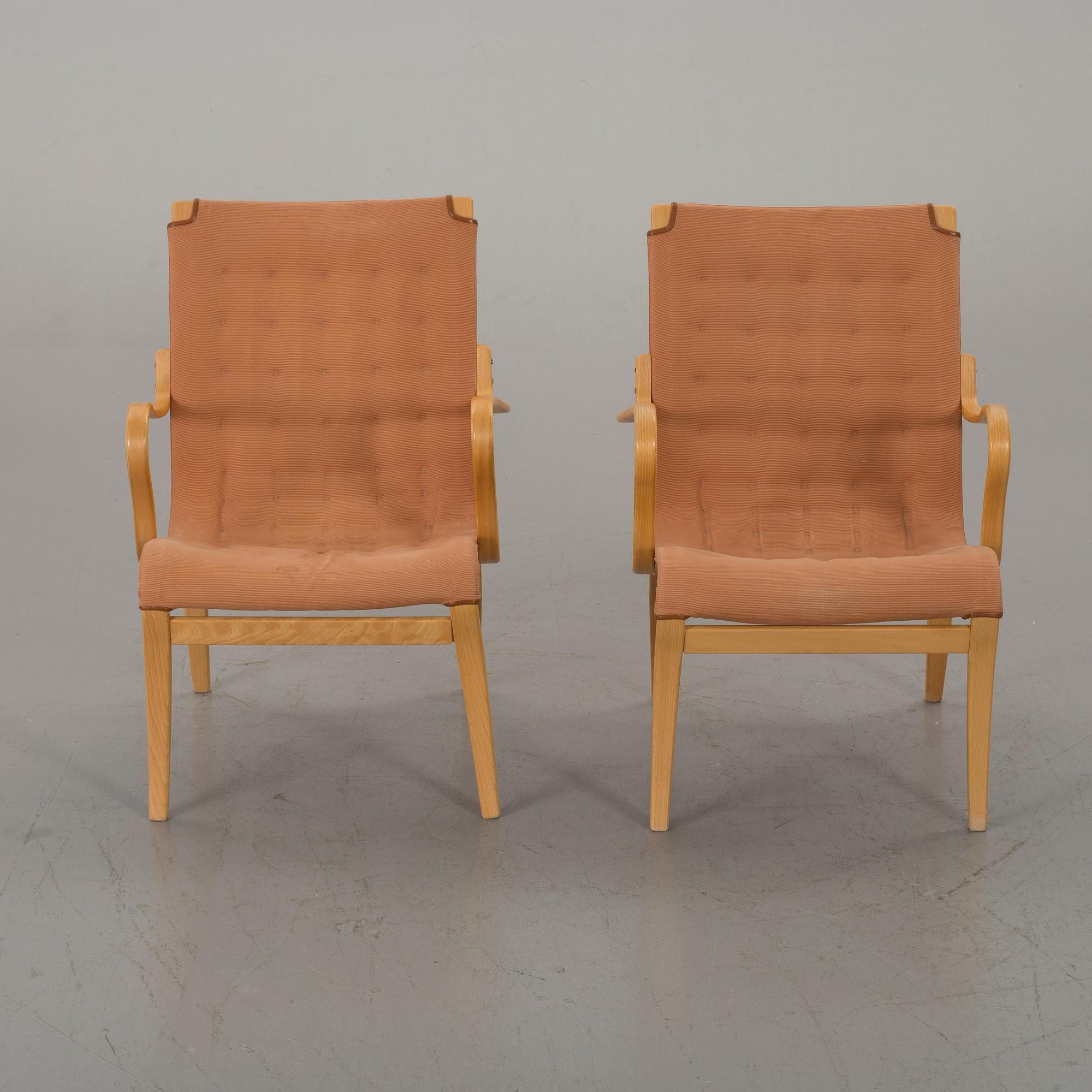 A PAIR OF BRUNO MATHSSON "MINA" ARMCHAIRS, Bruno Mathsson International.