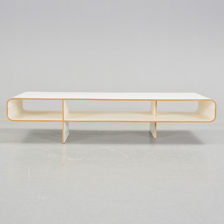 BORD, "Loop coffee table", Barber och Osgerby, Windmill Furniture, England. Formgivet 1996.