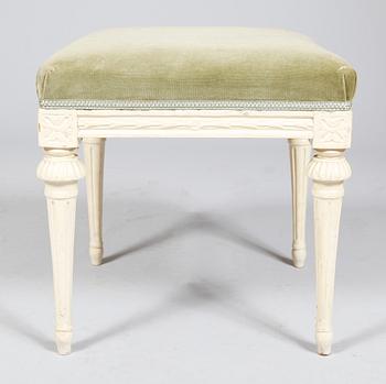 TABURETT, gustavianskt stockholmsarbete, av Lars Söderholm (mästare i Stockholm 1785-94).