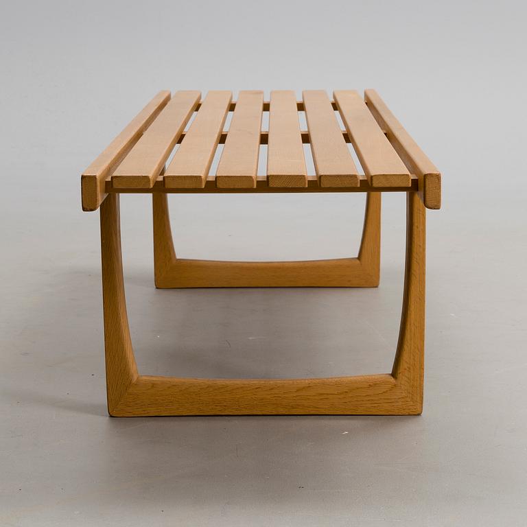 YNGVAR SANDSTRÖM, AN OAK BENCH, "Tokyo", Nordiska Kompaniet, marked 1963.