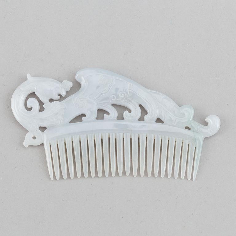 A nephrite comb, China, 20th Century.