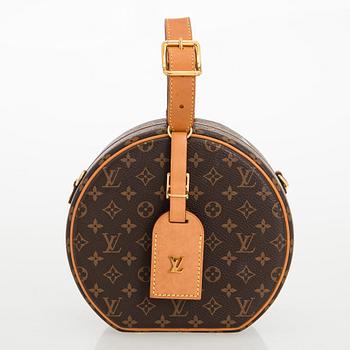 Louis Vuitton, a 'Petite Boîte Chapeau' bag.