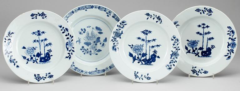 TALLRIKAR, 10 st. Porslin, bl a Qianlong (1736-95).