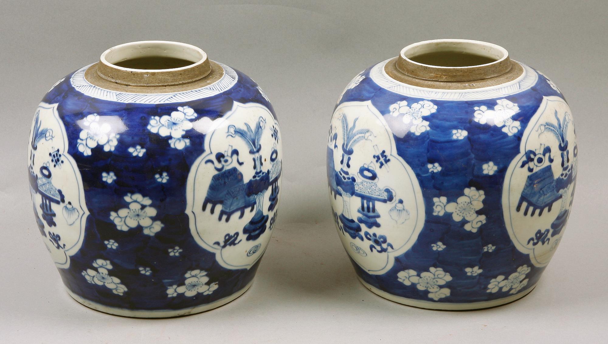 BOJANER, ett par, porslin, Kina, 1900/2000-tal.