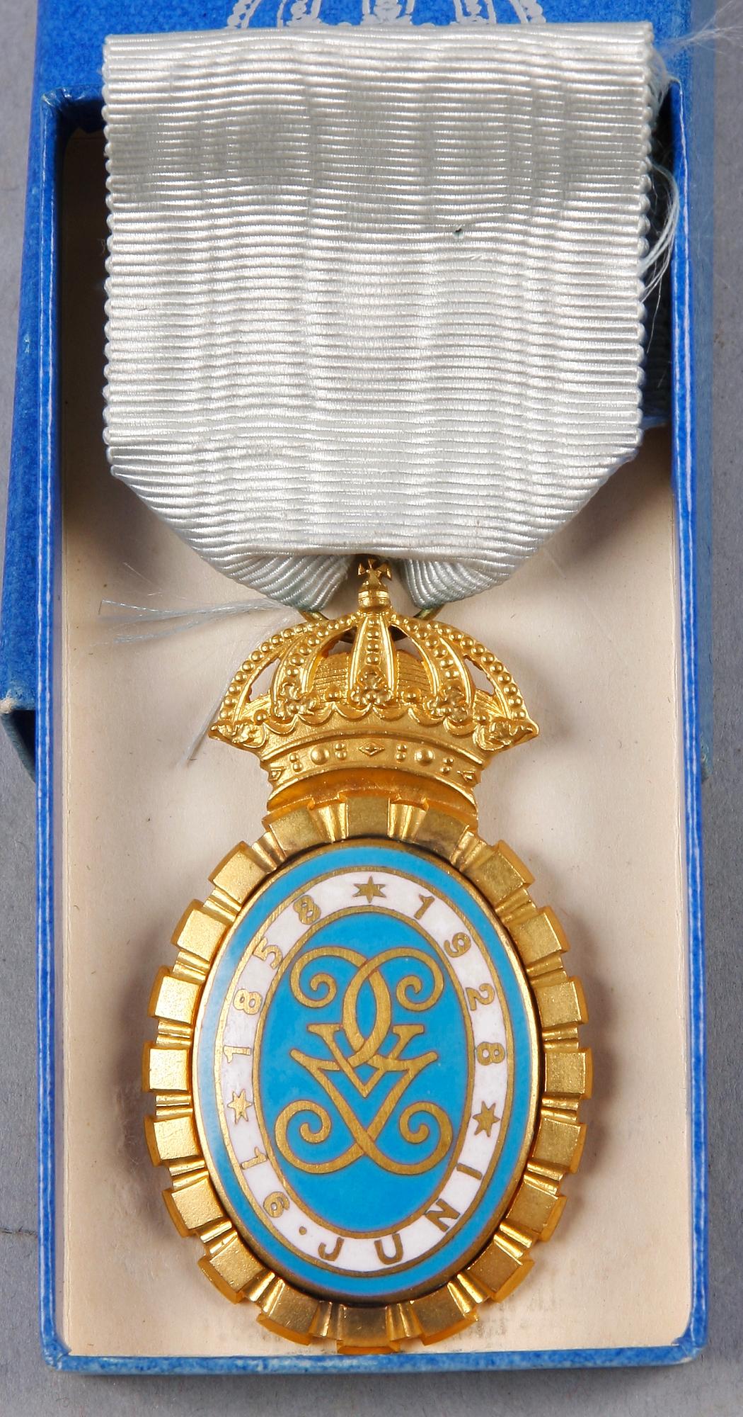 MEDALJ, Konung Gustaf V:s Jubileumsminnestecken, 1928.