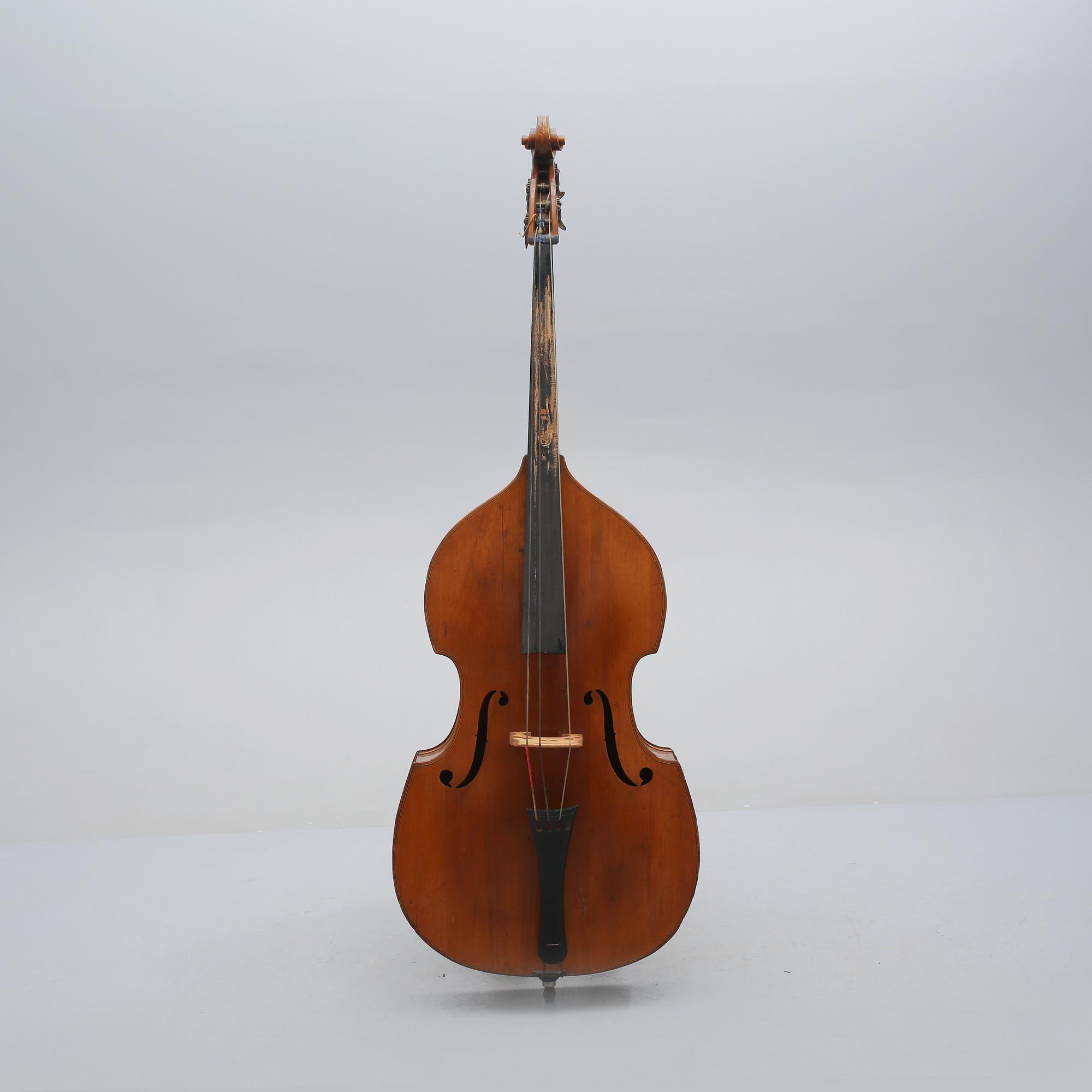 KONTRABAS, 1900-tal.