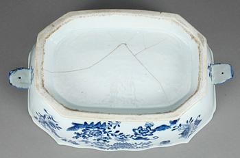 TERRIN, porslin, Kina, Qianlong 1736-95.