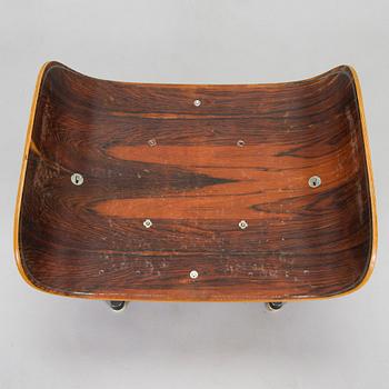 Charles & Ray Eames, 'Lounge chair' and ottoman, licensed by Mobilier International France, 1977.