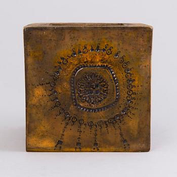 RUT BRYK, MALJAKKO, kivitavaraa, "Talo", signeerattu Bryk.