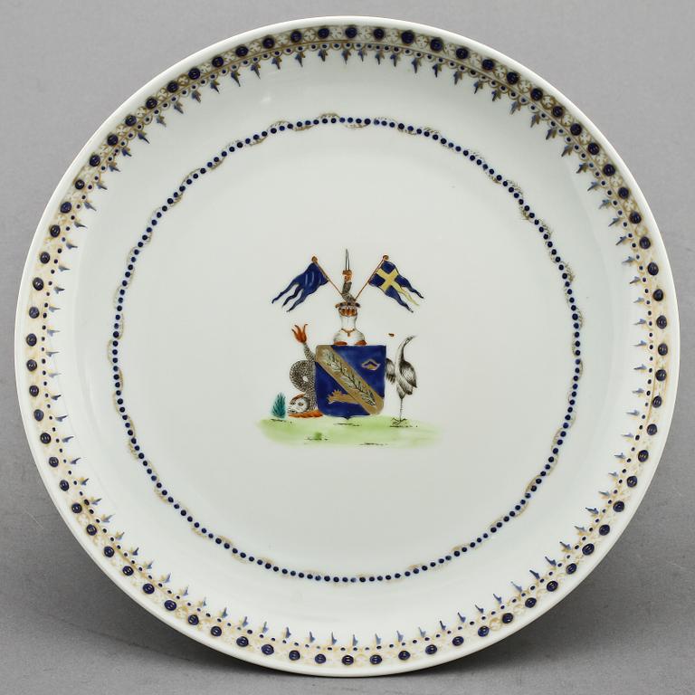 TALLRIKAR, 14 st, samt FAT, porslin, 1900-tal.