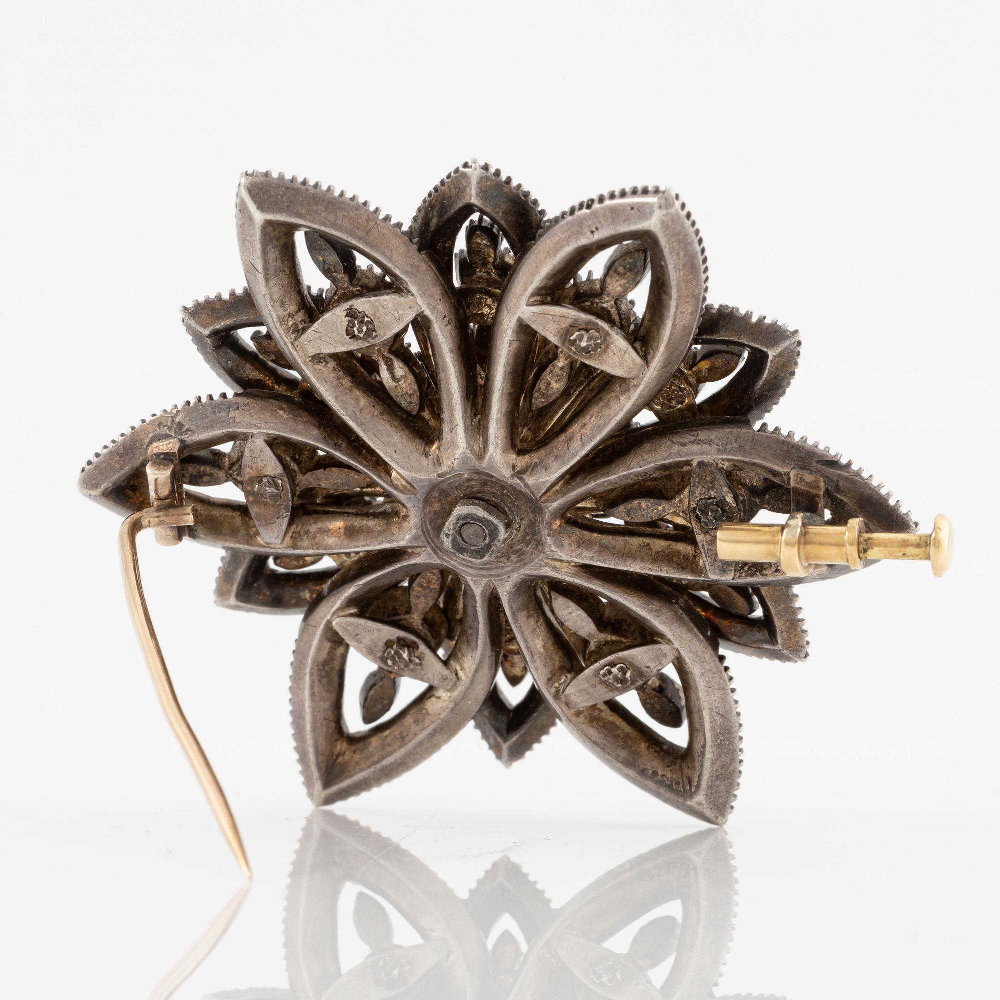 Brosch, silver med rosenslipade diamanter.