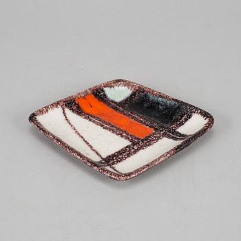 Guido Gambone, a stoneware dish, Italy, 1950s-60s. Signed.