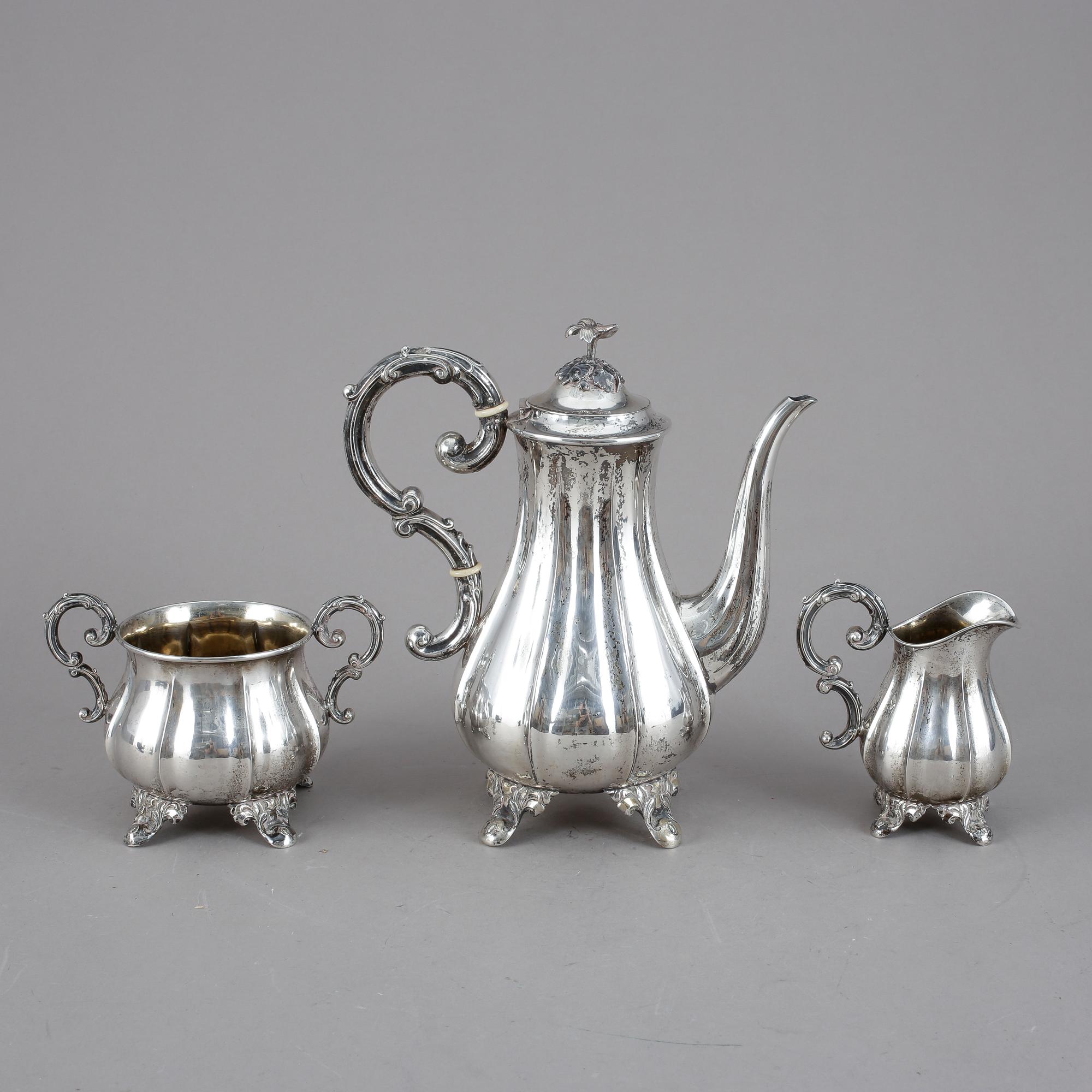 SERVIS, 3 delar, silver, Lundström. Otydliga stämplar. 1922. Vikt ca 1155 gram.