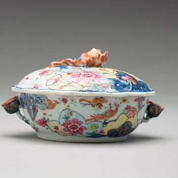 A chinese tobacco leaf butter tureen with cover, Qing dynasty, Qianlong (1736-95).