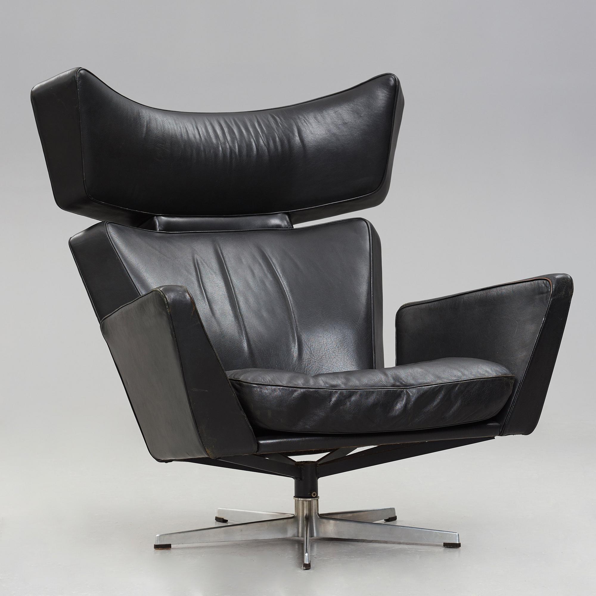 Arne Jacobsen, a black leather and aluminium "Ox-Chair", Denmark 1966.
