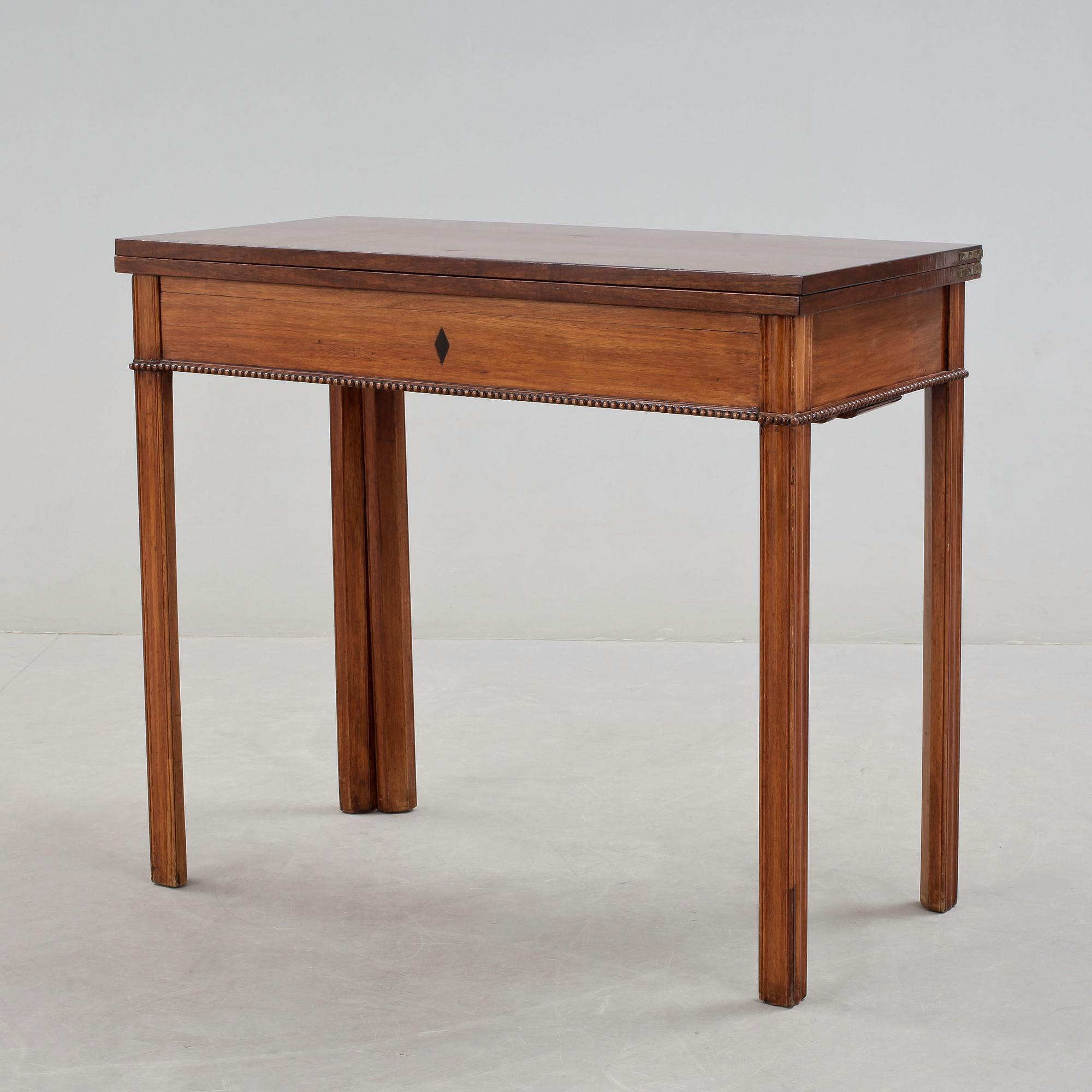 SPELBORD, sengustavianskt, omkring 1800.