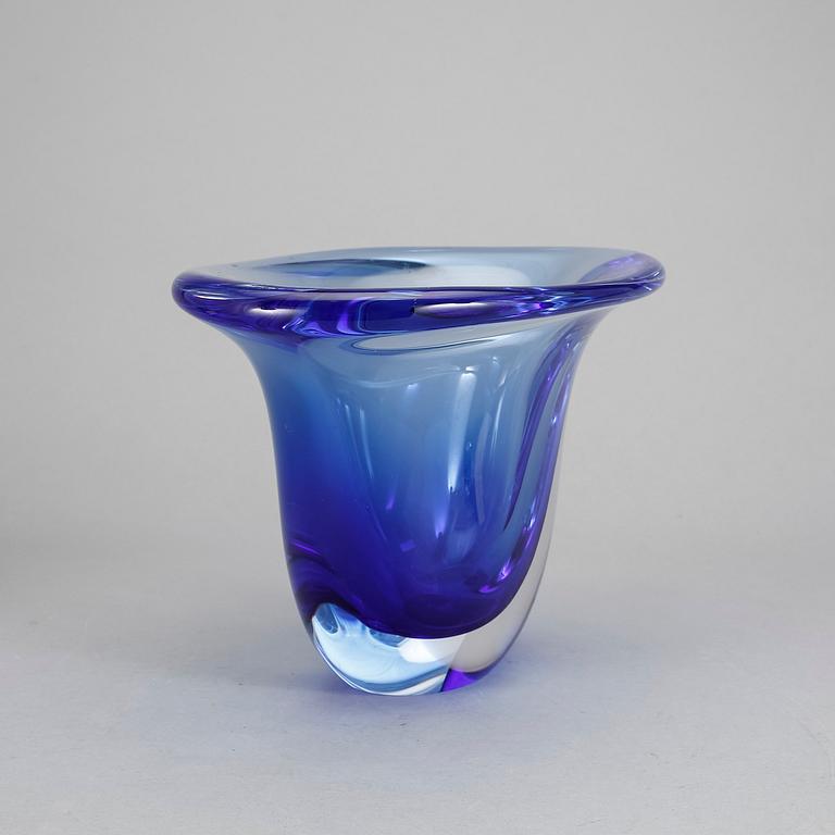 VAS, glas, Göran Wärff, Kosta Boda, 2000-tal.