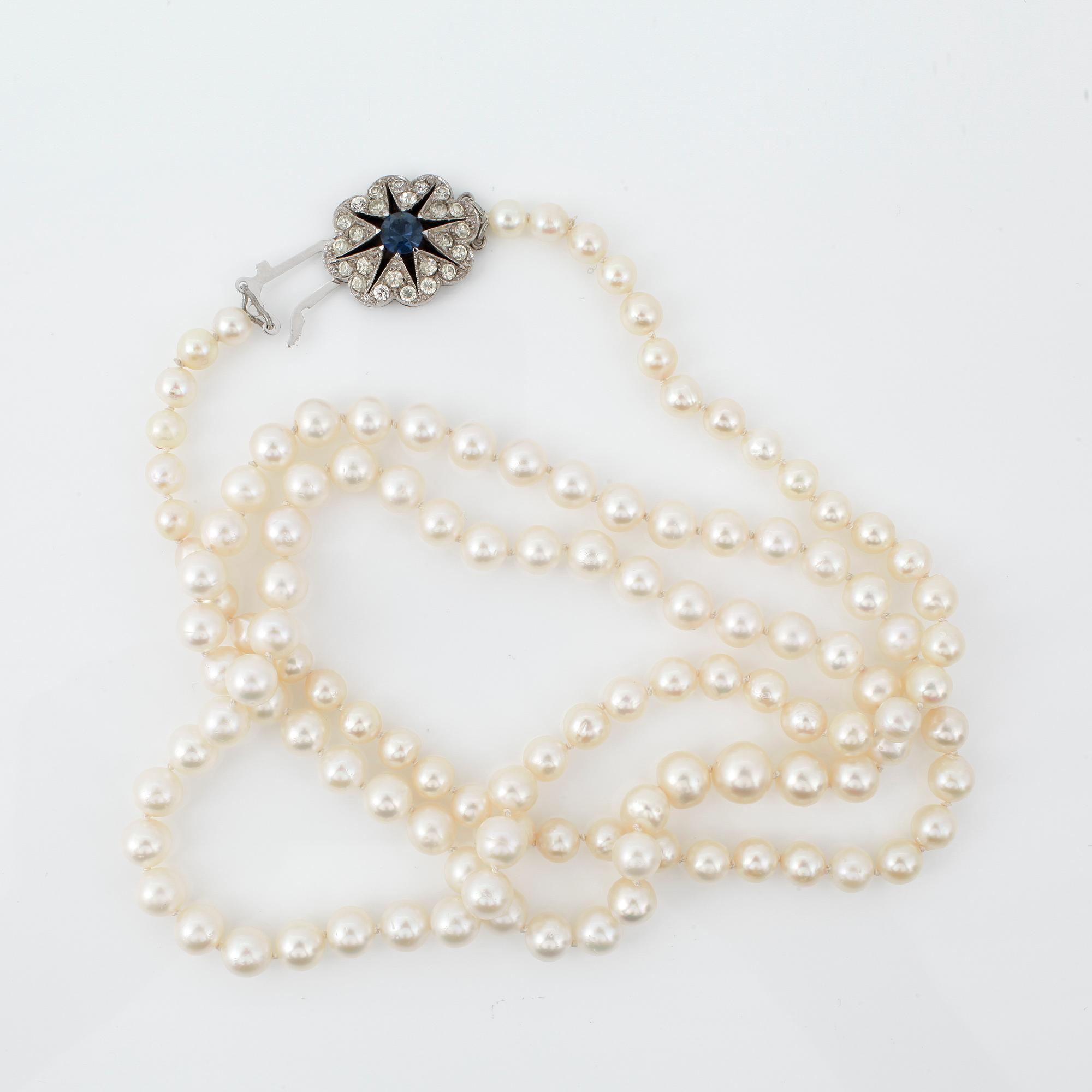 COLLIER, pärlor, med silverlås, 1900-tal.
