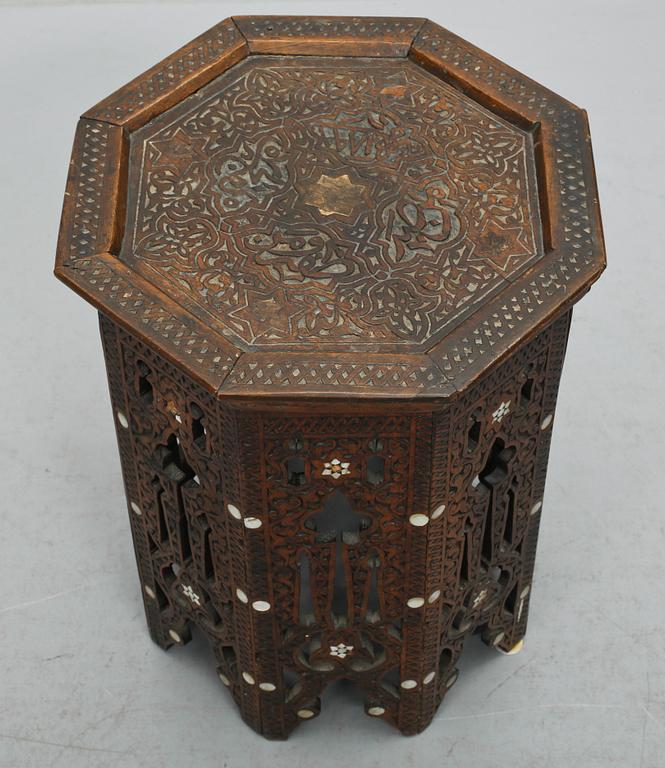 PALL, orientalisk, 1900-tal.