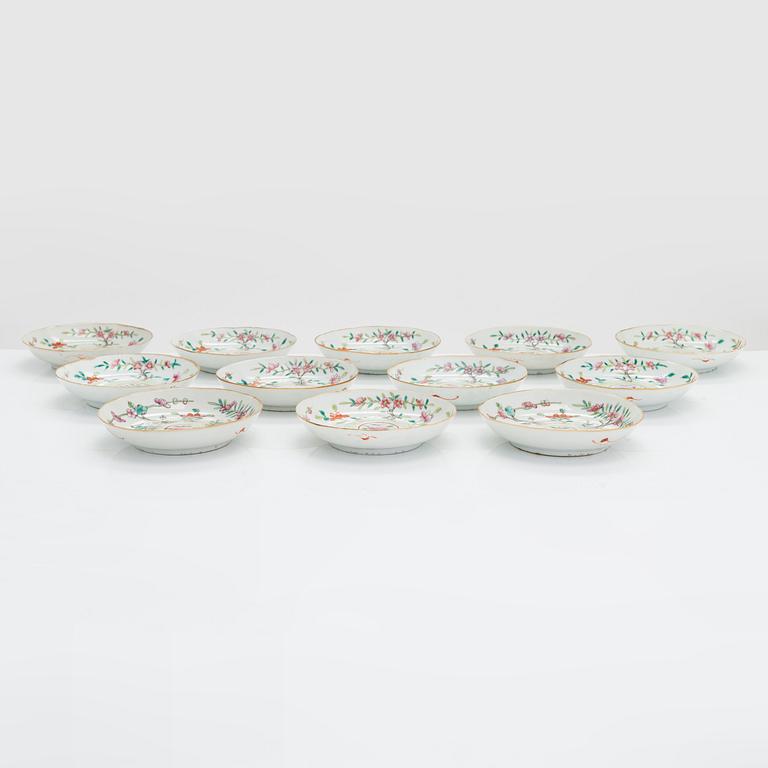 Vateja, 12 kpl, posliinia, Kiina.